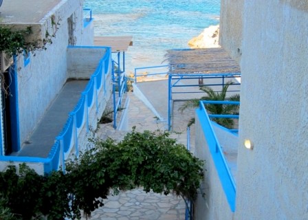 Staircase path between Building A + B