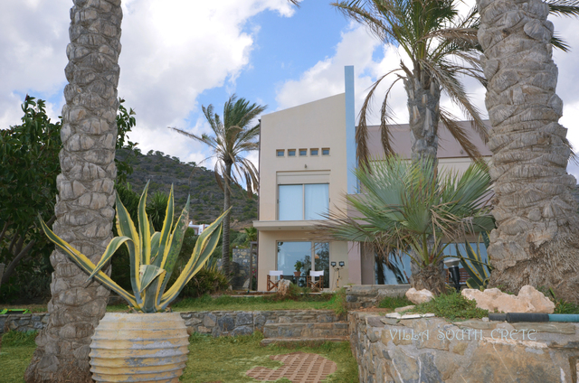 luxury-villa-for-sale-south-of-Agios-Nikolaos-Crete-with-palm-trees