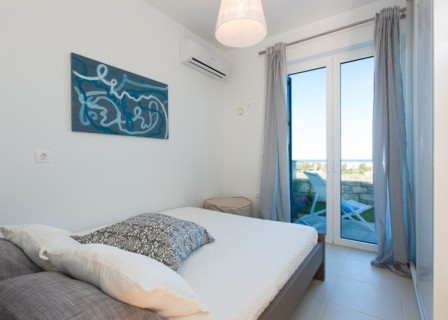 triton 18 furnished_01